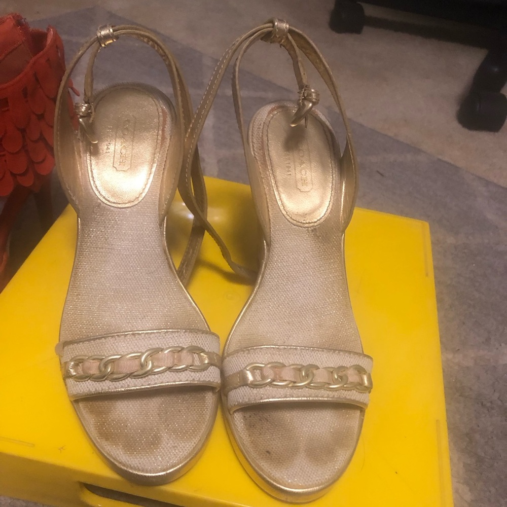 Adorable coach wedges